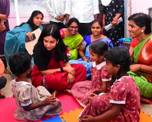 పిల్లలు చదువు, ఆటల్లో రాణించాలి: కలెక్టర్