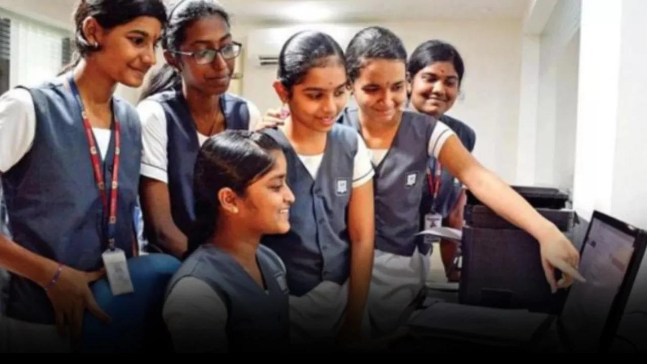 పది ఫలితాలలో ప్రభుత్వ పాఠశాల విద్యార్థుల ప్రతిభ