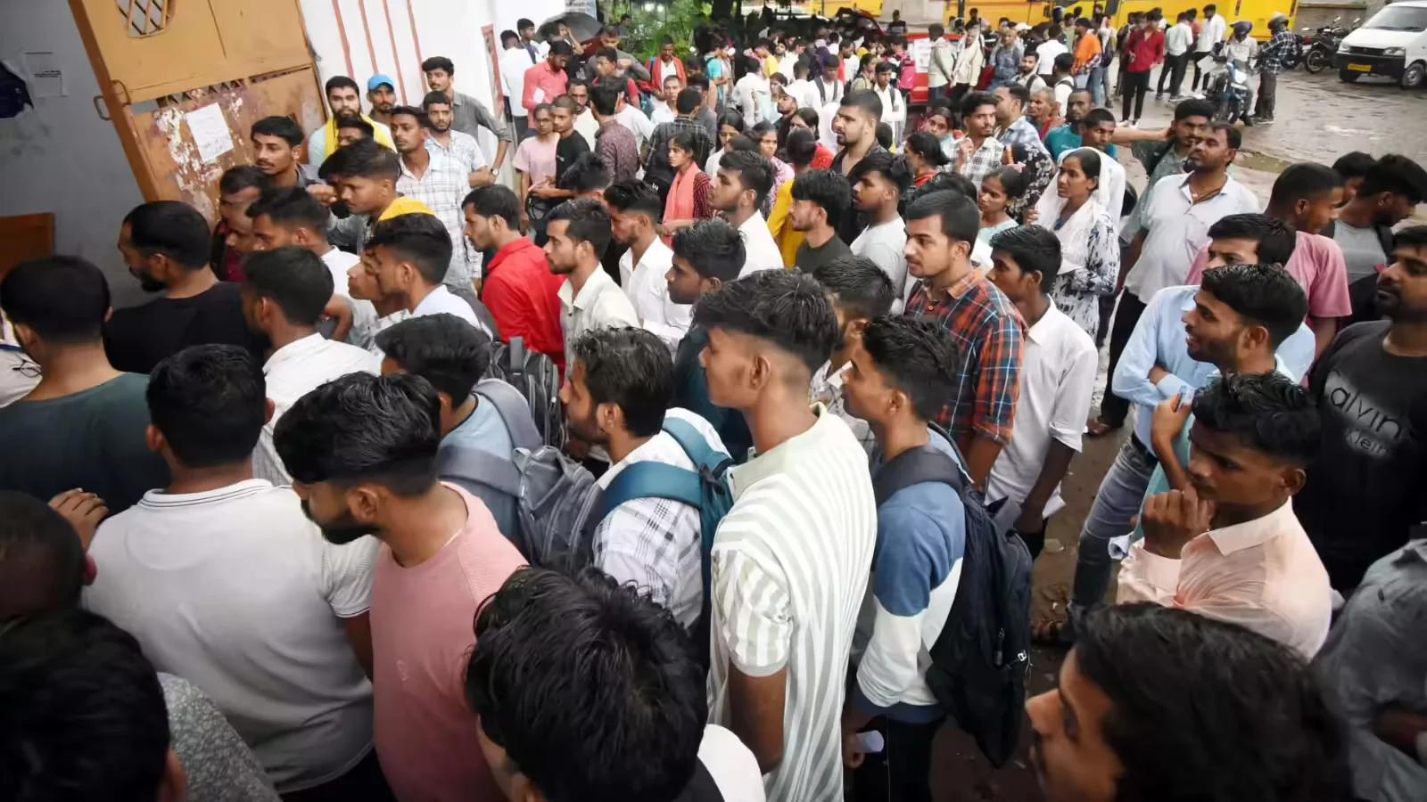 CUET-UG 2026 పరీక్షలో సాంకేతిక సమస్య.. కొన్ని కేంద్రాల్లో ఆలస్యం
