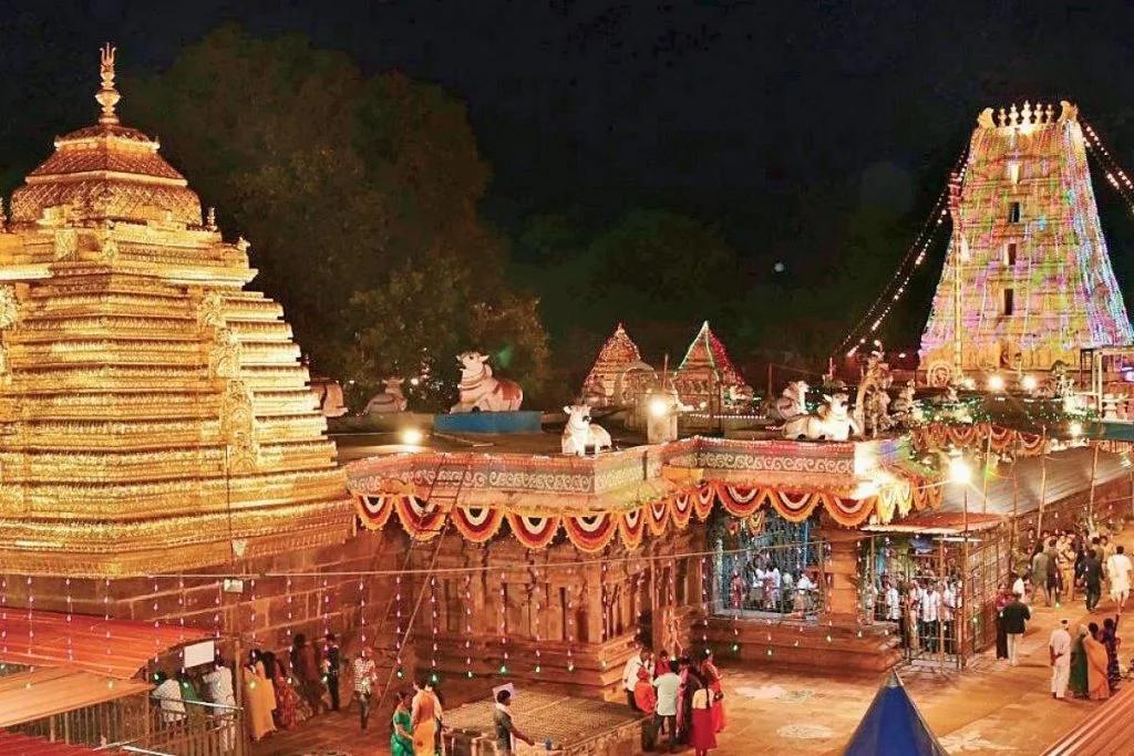 శ్రీశైలంలో సైబర్ మోసం.. భక్తులను మోసం చేసిన కేటుగాళ్లు