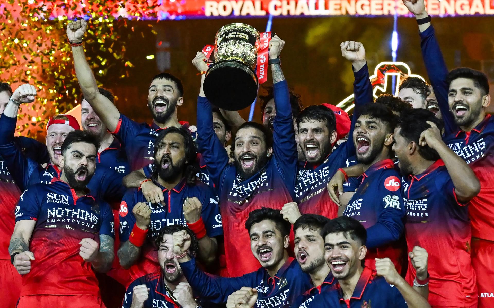 బెంగళూరుకు వచ్చాకే RCB వరుస విజయాలు.. పీవీ సింధు సరదా వ్యాఖ్యలు