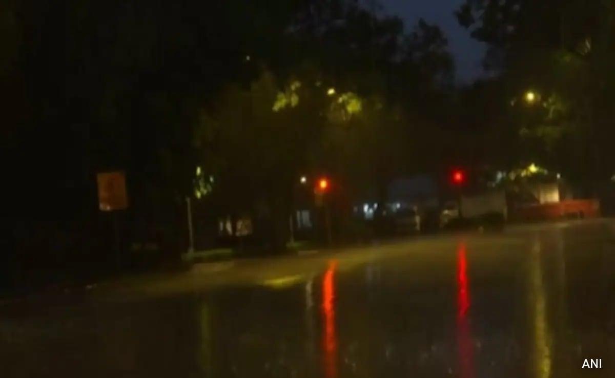 Delhi-NCR Wakes Up To Rain, Dust Storm, More Showers Expected Today