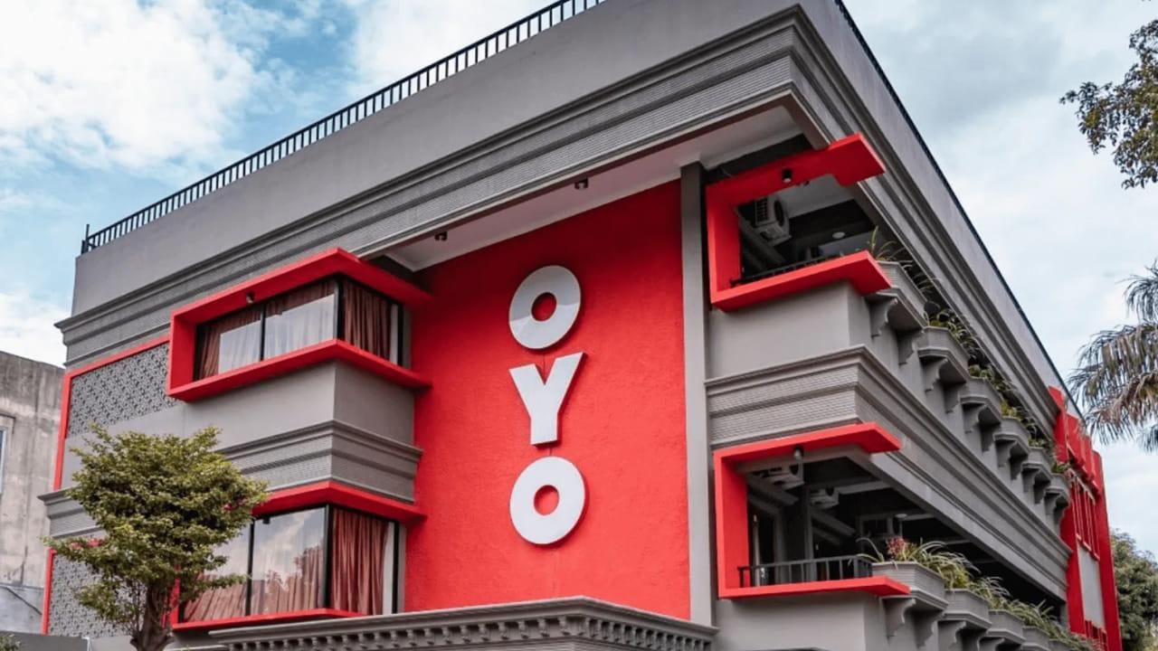 OYO: గర్ల్‌ఫ్రెండ్‌తో కలిసి ఓయో వెళ్లినప్పుడు పోలీస్ రైడ్ జరిగితే.! ఈ ఒక్క మాట చెప్పండి మీ జోలికి రారు
