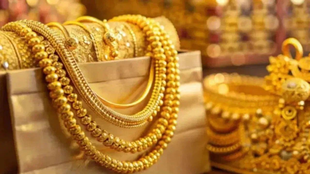 బంగారం కొనే వారికి సూపర్ గుడ్‌న్యూస్.. జస్ట్‌ 4 గంటల్లోనే భారీగా తగ్గిన ధరలు, తులం ఎంతంటే?