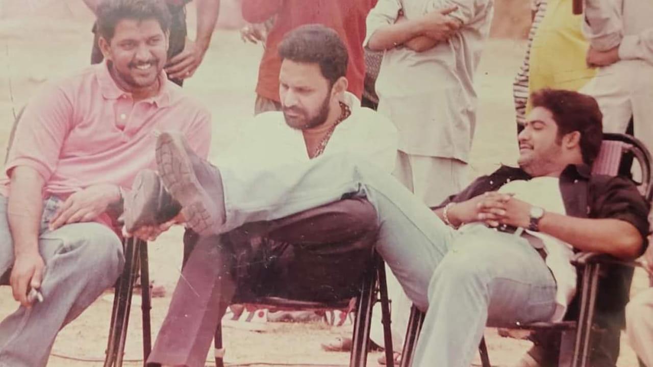 Jr.NTR : ఎన్టీఆర్‏తో అంత క్లోజ్‏గా ఉన్న ఆ ఇద్దరిని గుర్తుపట్టారా.. ? పాత ఫోటో వైరల్..