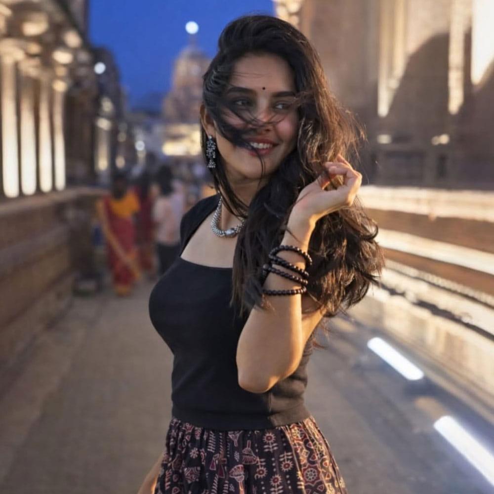 Tollywood : పదో తరగతిలోనే తోపు హీరోయిన్.. స్టార్ హీరోలతో బ్లాక్ బస్టర్.. ఇండస్ట్రీలో అందాల అప్సరస..