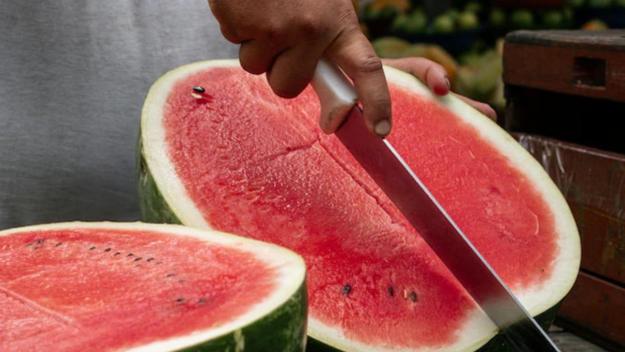 Watermelon : మీరు కొన్న పుచ్చకాయ మంచిదేనా.. ఈ చిన్న ట్రిక్‌తో క్షణాల్లో తెలుసుకోండి!