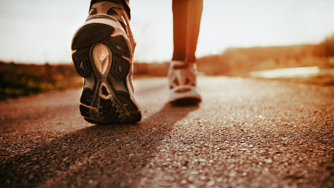 Walking for Weight Loss: రోజూ 1 కిలోమీటర్‌ వాకింగ్‌ చేస్తే.. నెల తర్వాత మీ బరువు ఎంత తగ్గుతుందో తెలుసా?