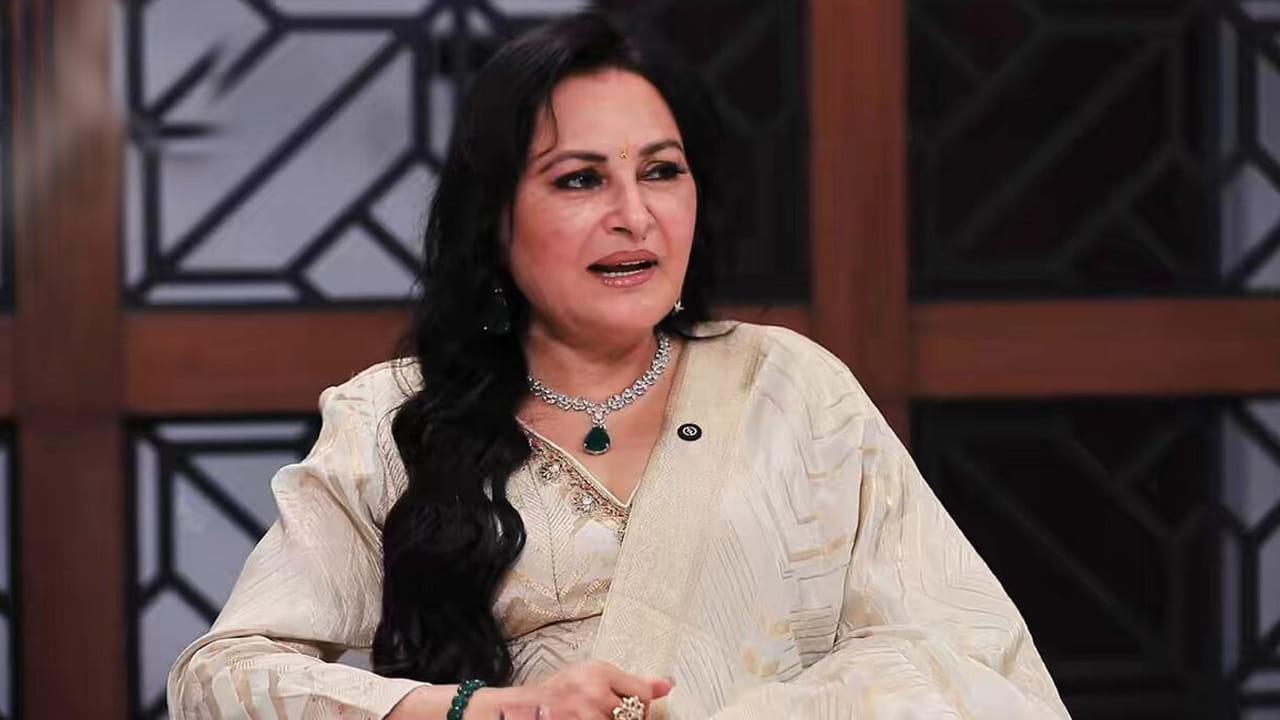 Jaya Prada : నటనకే నటన నేర్పిన మహా నటుడు అతడు.. అలాంటి హీరోను ఎక్కడా చూడలేదు.. హీరోయిన్ జయప్రద..