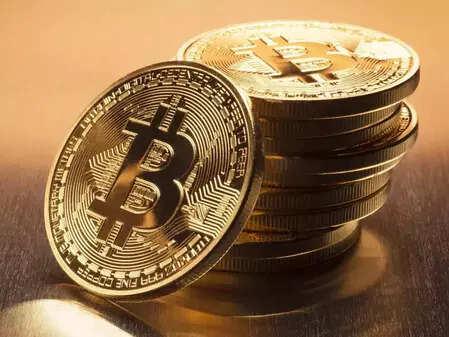 Bitcoin consolidates near $77K ahead of Fed decision; $80K breakout could trigger $1.2B short squeeze