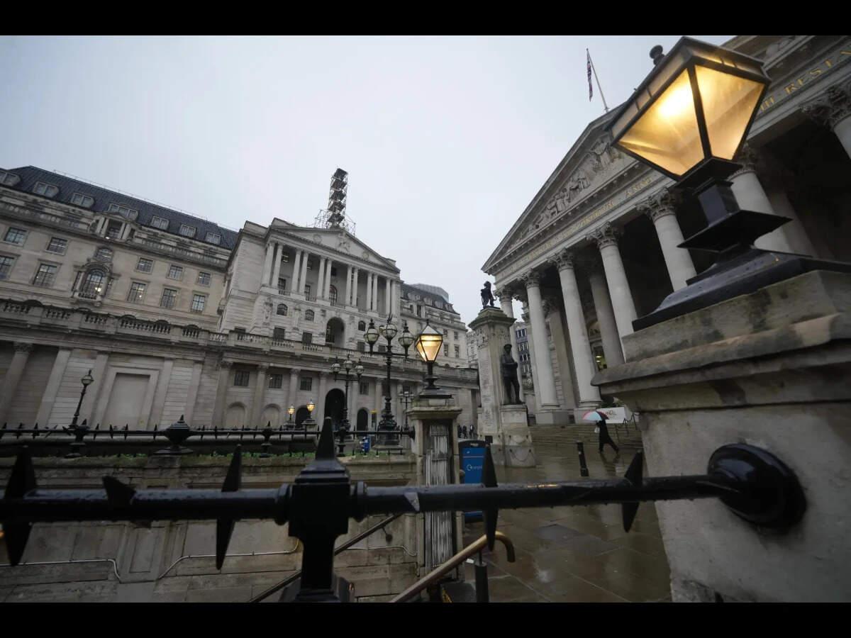 Bank of England holds rates and spells out inflation risks from Iran war