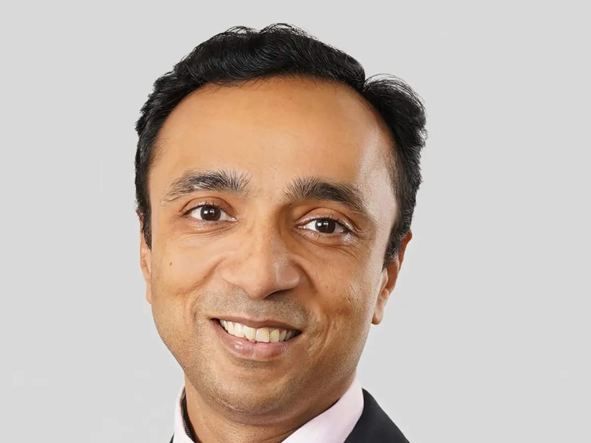 Crude at $125, FIIs selling $20 billion, and yet Alchemy Capital's Alok Agarwal says India is a buy