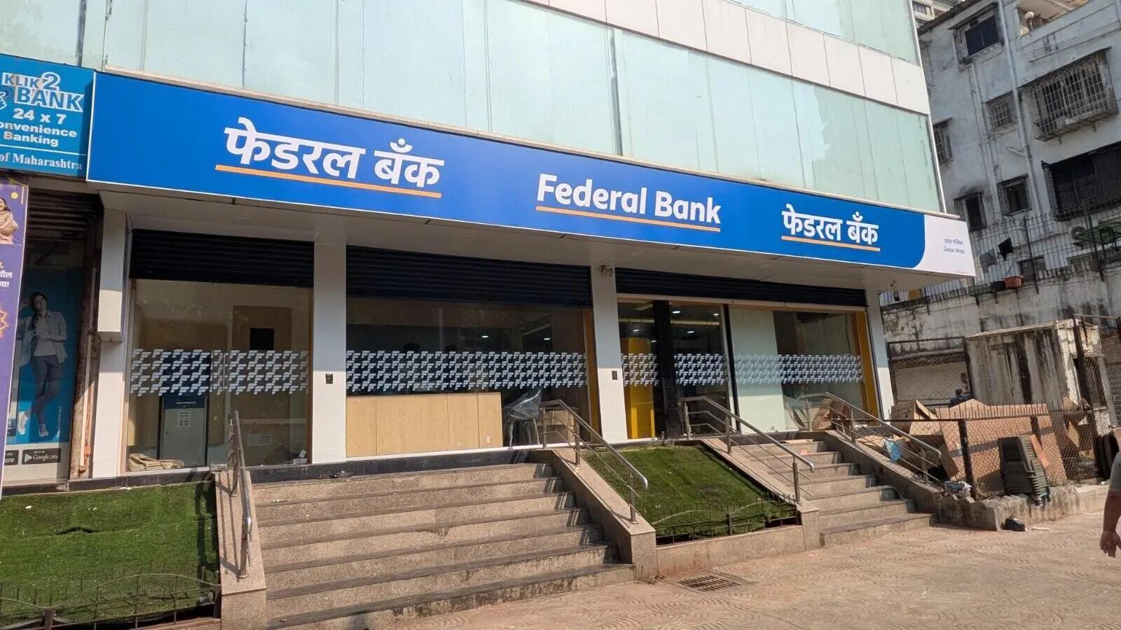 Federal Bank to acquire 4.5 lakh Standard Chartered card portfolio