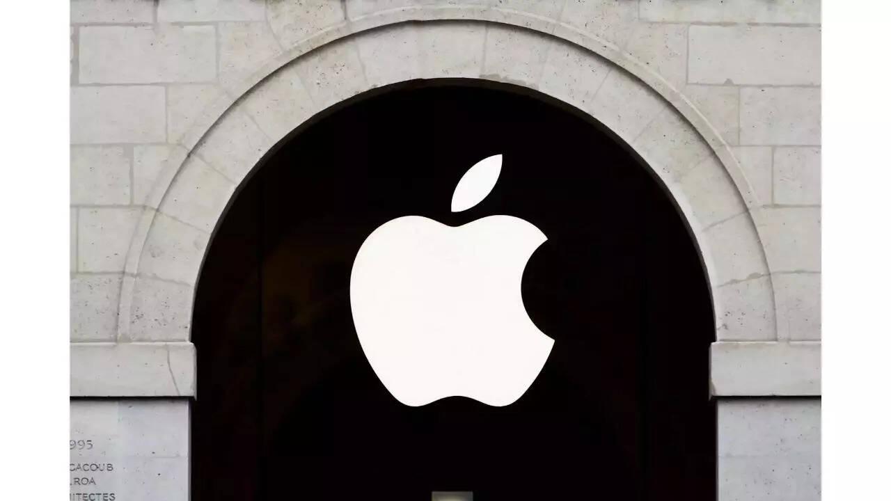 Apple sales forecast beats Wall Street expectations, shares rise