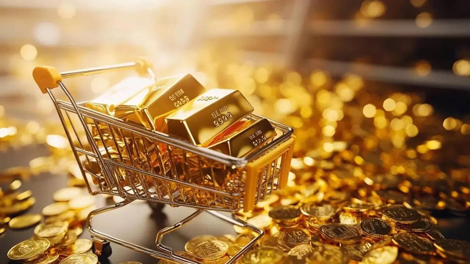 Gold turns positive as oil eases on hopes for Iran talks