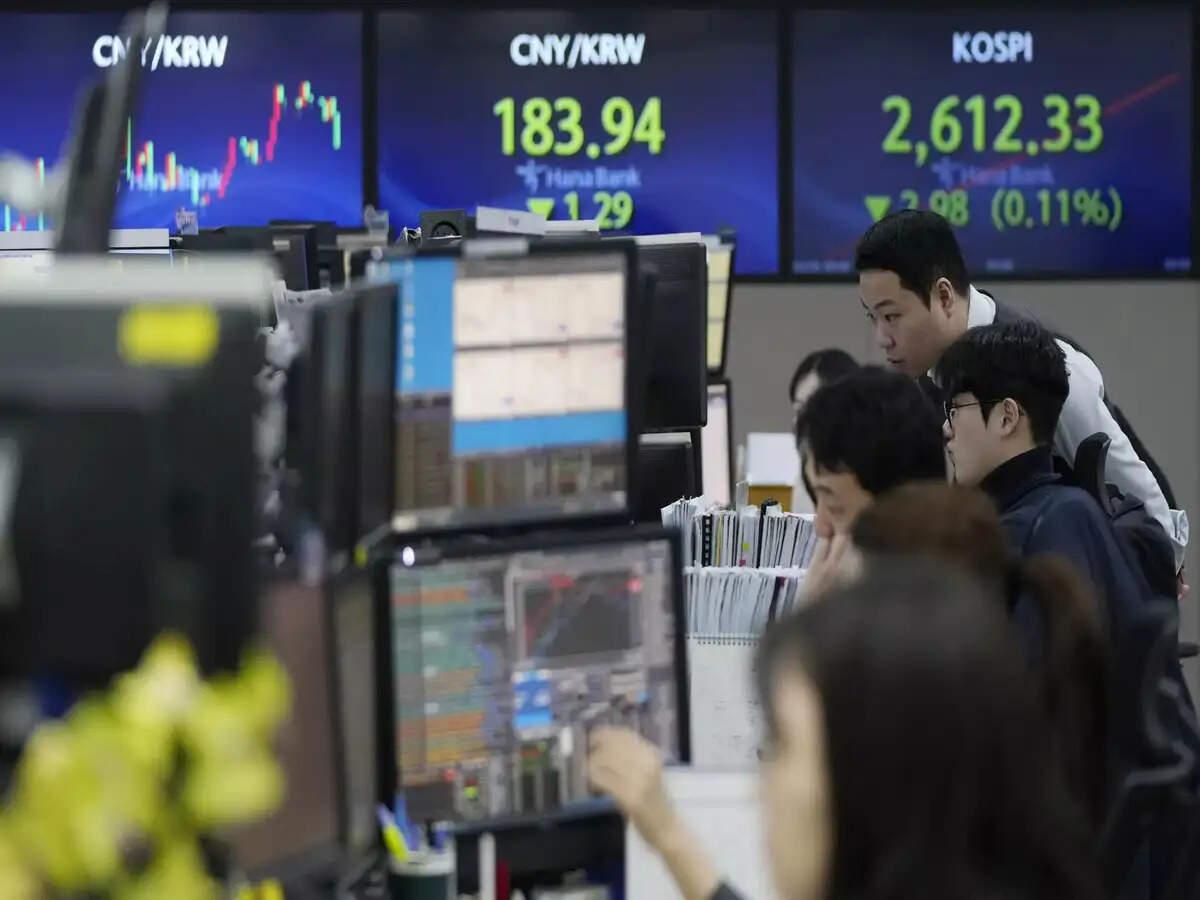 Global Markets | South Korean shares jump 5% to record high as chipmakers rally