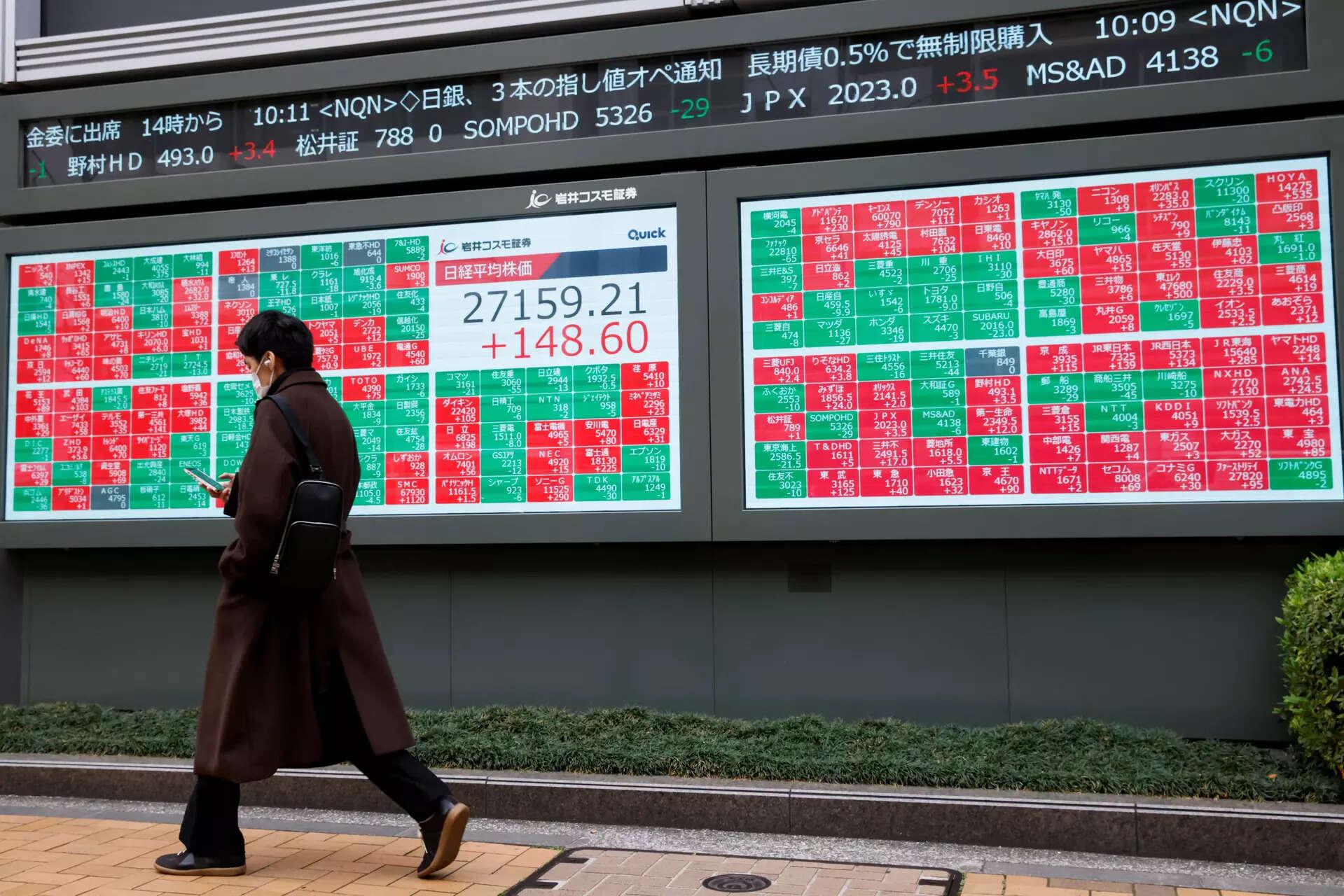 Global Markets | Japan's Nikkei pulls back from record high as SoftBank Group falls