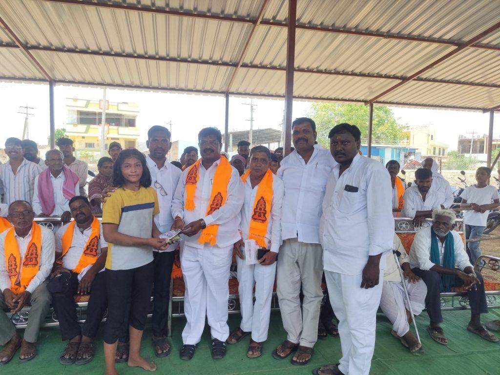 కుస్తీ పోటీలను ప్రారంభించిన మాజీ ఎమ్మెల్యే షిండె