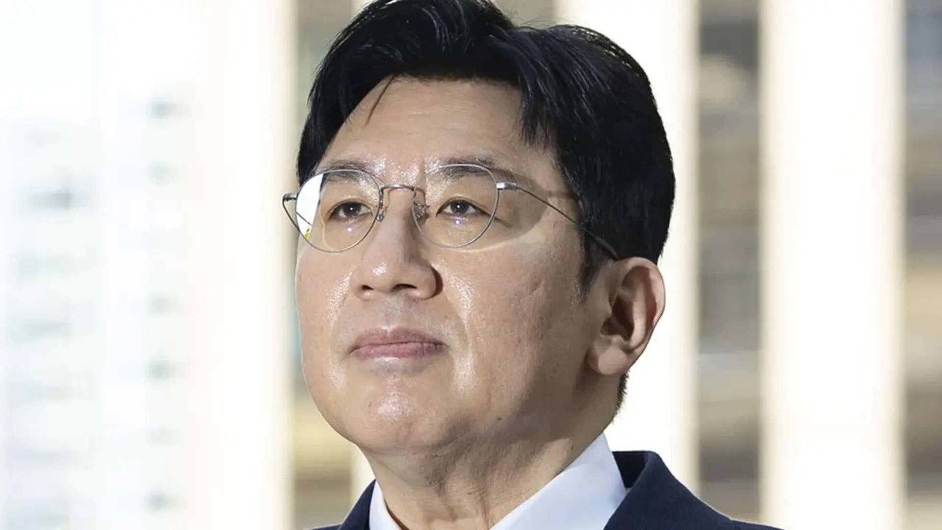 Bang Si-hyuk faces arrest warrant over IPO claims: Report