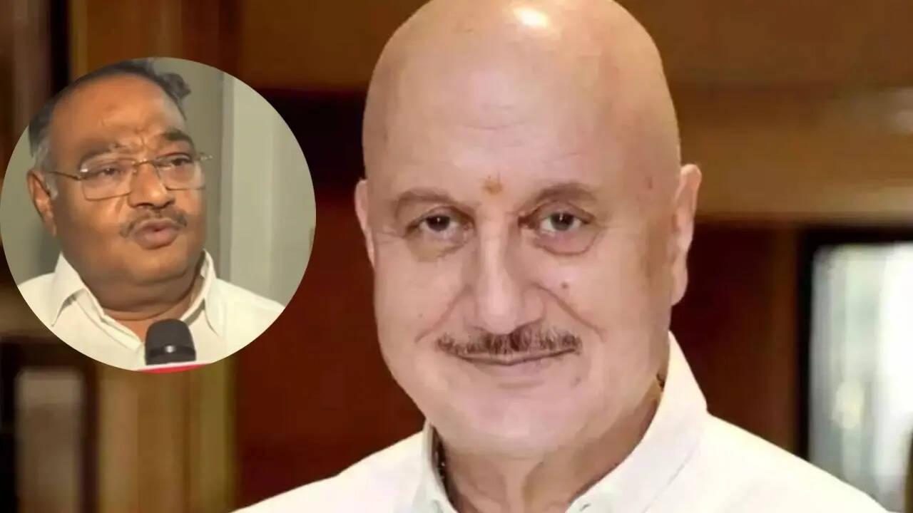 Anupam Kher hilariously reacts to Samik Bhattacharya's 'sar pe baal aajayenge' jibe