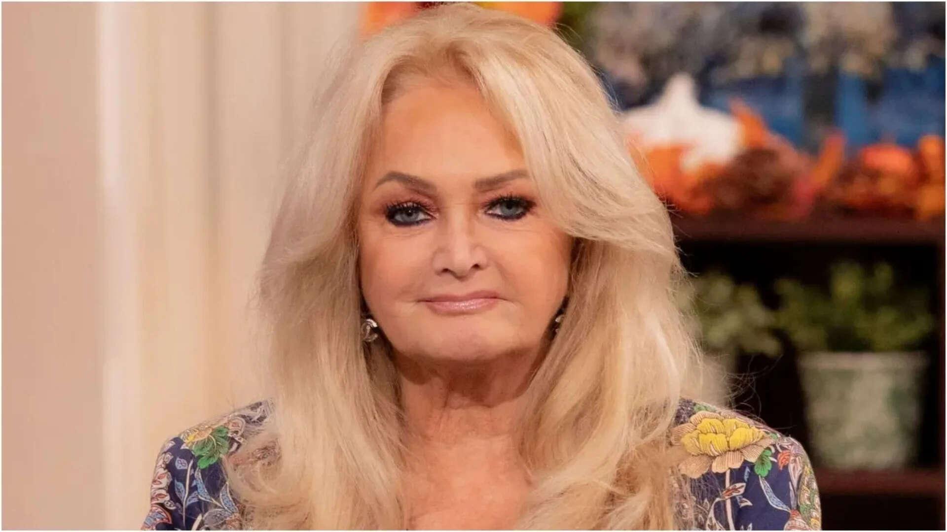 Bonnie Tyler in induced coma to recover from surgery