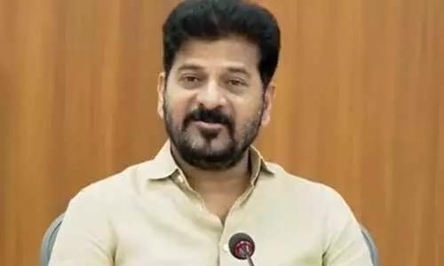 కెసిఆర్ కుటుంబ సభ్యులు నటన తెచ్చిపెట్టుకుంటారు: రేవంత్