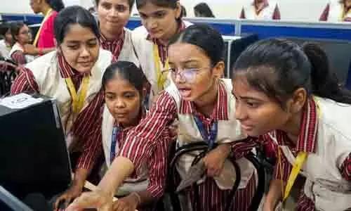 పదో తరగతి పరీక్షా ఫలితాల్లో... అట్టడుగున హైదరాబాద్ జిల్లా
