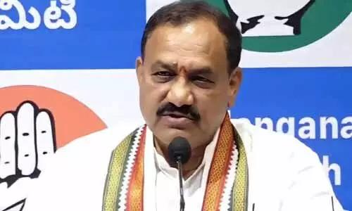 కవిత భయంతోనే కెసిఆర్ బయటకు వస్తున్నారు: మహేష్ కుమార్ గౌడ్
