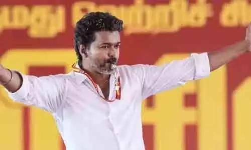 రెండు స్థానాల్లోనూ విజయ్ ఘన విజయం..