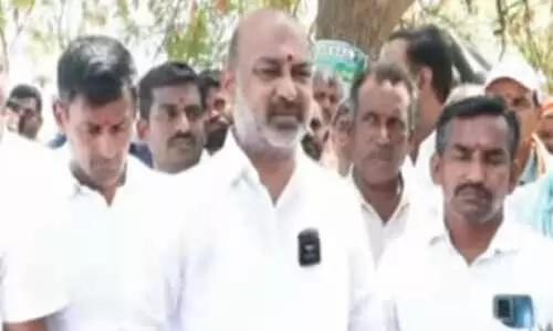 అన్ని కేసులను సిబిఐకు ఎందుకు అప్పగిస్తారు?  : బండి