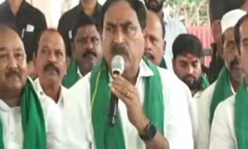 దమ్ముంటే కాంగ్రెస్ మంత్రులు వరంగల్ మార్కెట్ కు రండి : ఎర్రబెల్లి