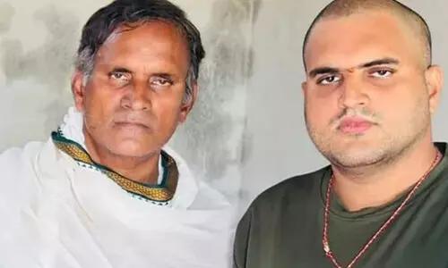 జనగామలో భార్య మరణం తట్టుకోలేక... పూజారి, కుమారుడు కోనేరులో దూకి ఆత్మహత్య