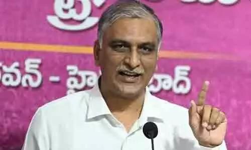 ప్రొ.నాగేశ్వర్‌పై కేసులు ఉపసంహరించుకోవాలి: హరీష్‌రావు విజ్ఞప్తి