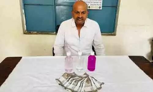 ఎసిబికి చిక్కిన రికార్డ్ అసిస్టెంట్