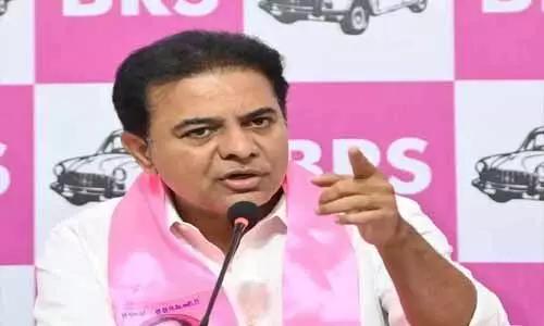 నిరుద్యోగులపై లాఠీఛార్జ్ హేయమైన చర్య: కెటిఆర్