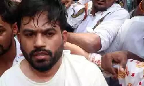ఎన్నికల్లో కాక్రోచ్ జనతా పోటీ చేయదు: అభిజీత్ దిప్కే