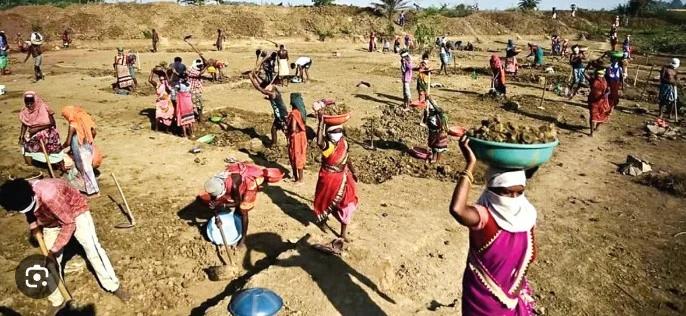 తెలంగాణకు కేంద్రం ₹3,825 కోట్ల మంజూరు... 125 రోజుల గ్రామీణ ఉపాధి హామీ పథకానికి ఆమోదం