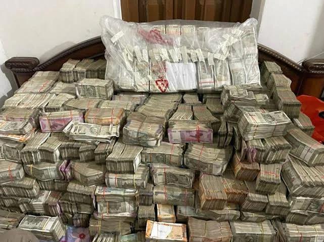 జార్ఖండ్లో ఈడీ భారీ దాడులు.. ₹1.5 కోట్లు నగదు, ₹150 కోట్లకుపైగా ఆస్తుల గుర్తింపు