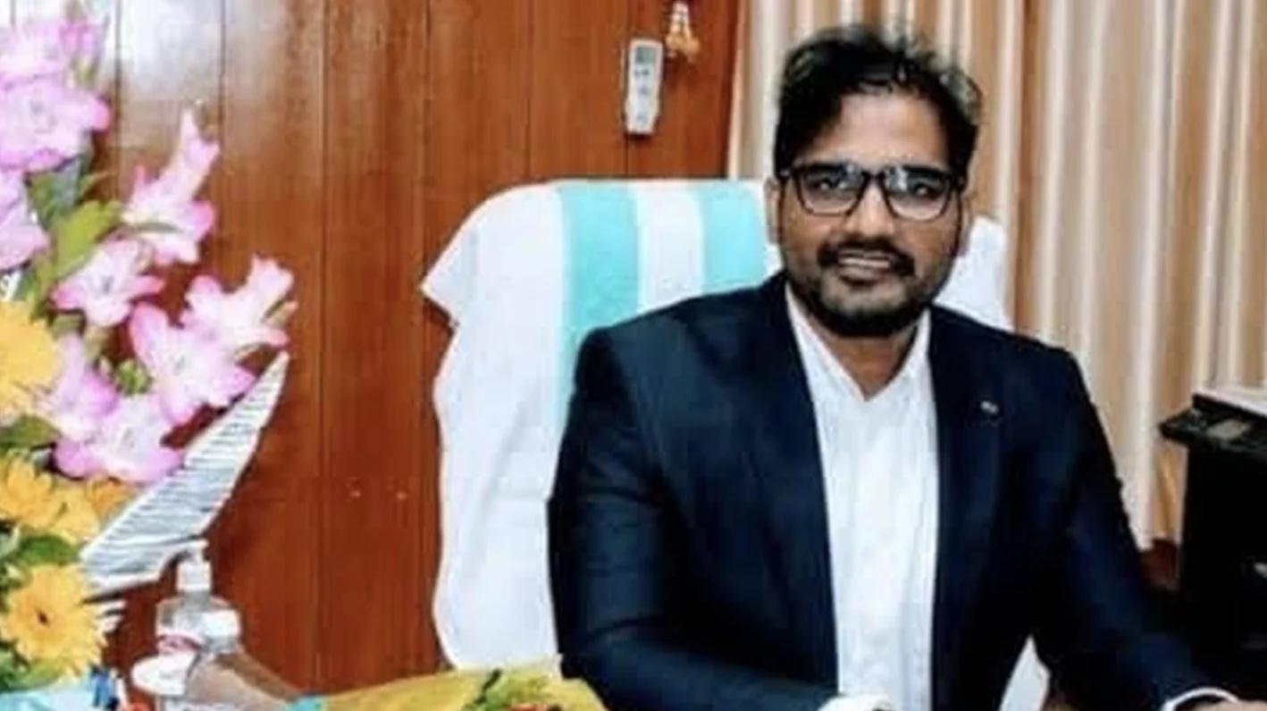 కర్ణాటక ఐఏఎస్ అధికారి అదృశ్యం.. ఢిల్లీ వరకు ప్రయాణ వివరాలు గుర్తించిన పోలీసులు