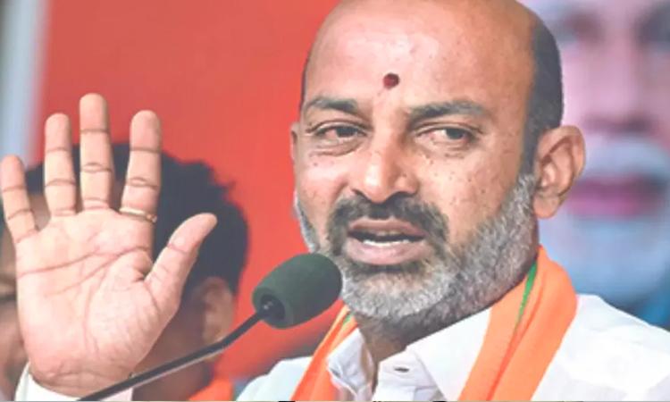 అత్తాపూర్లో మజ్లిస్ అరాచకం: మంత్రి బండి సంజయ్