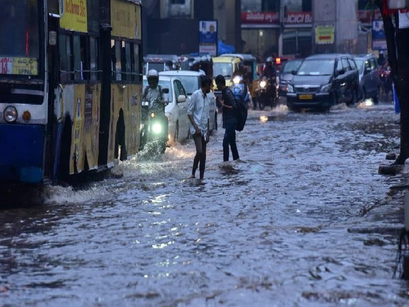 హైదరాబాద్లో భారీ వర్షాలు.. సాధారణ జీవితం అస్తవ్యస్తం