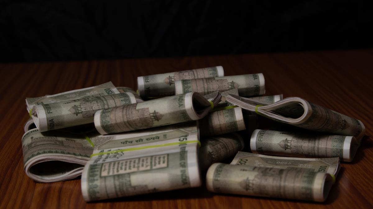 ACB traps Banaganapalle MRO, surveyor for taking ₹50,000 bribe in Nandyala