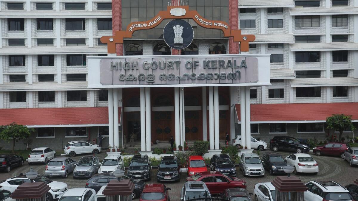 Cashew dept. Secretary tenders revised unconditional apology before Kerala High Court