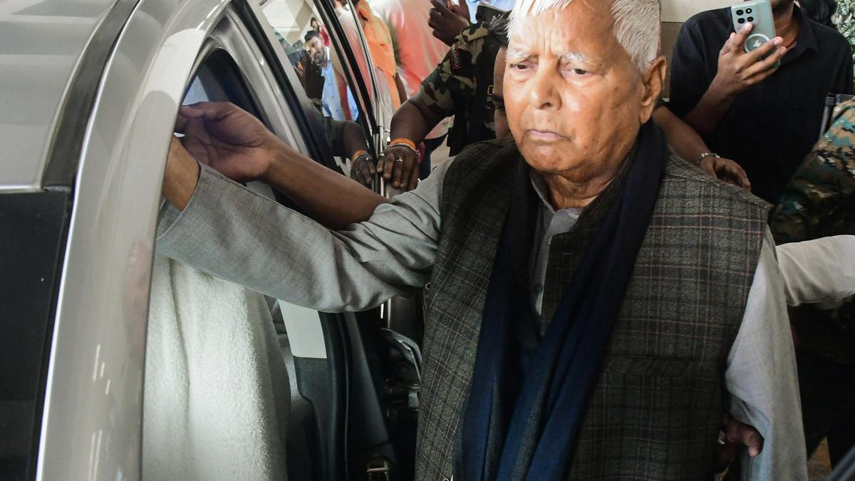 SC allows Lalu Prasad to raise plea of prior sanction during trial
