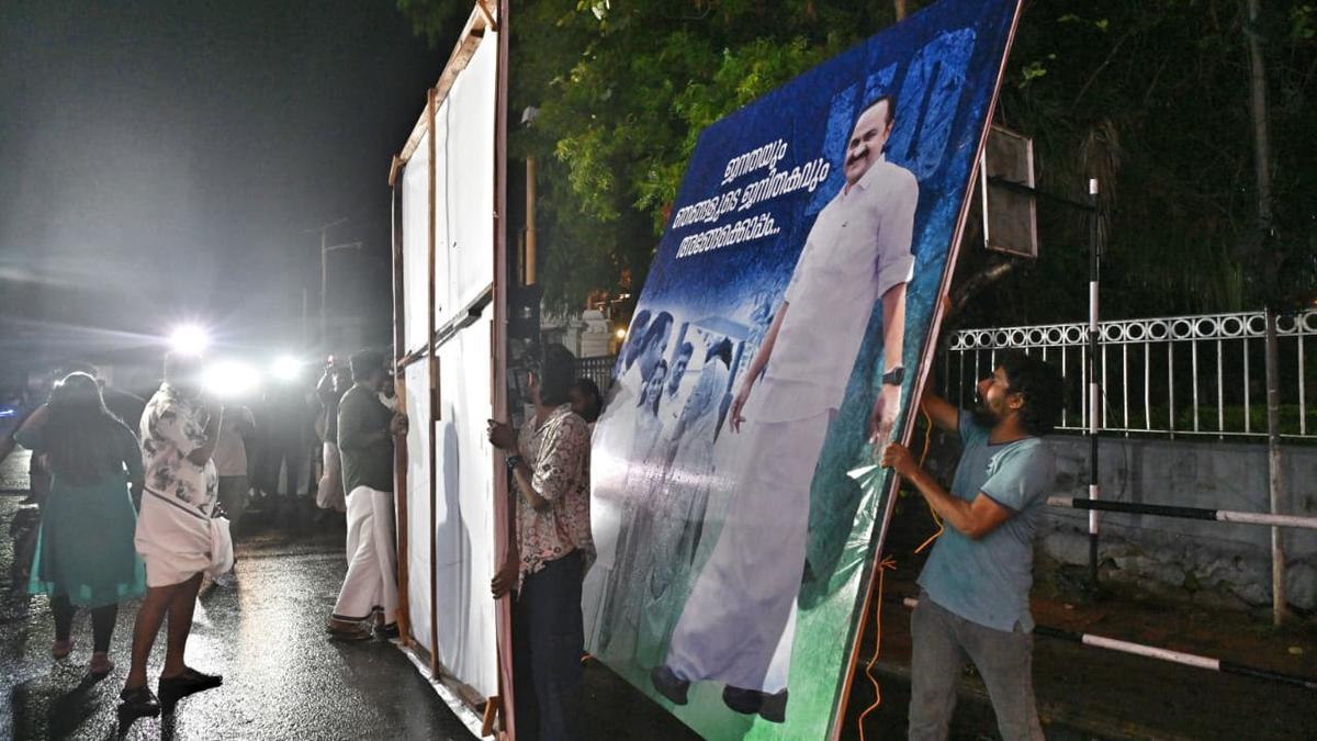 Three-hour meeting fails to end impasse over Congress Chief Minister for Kerala