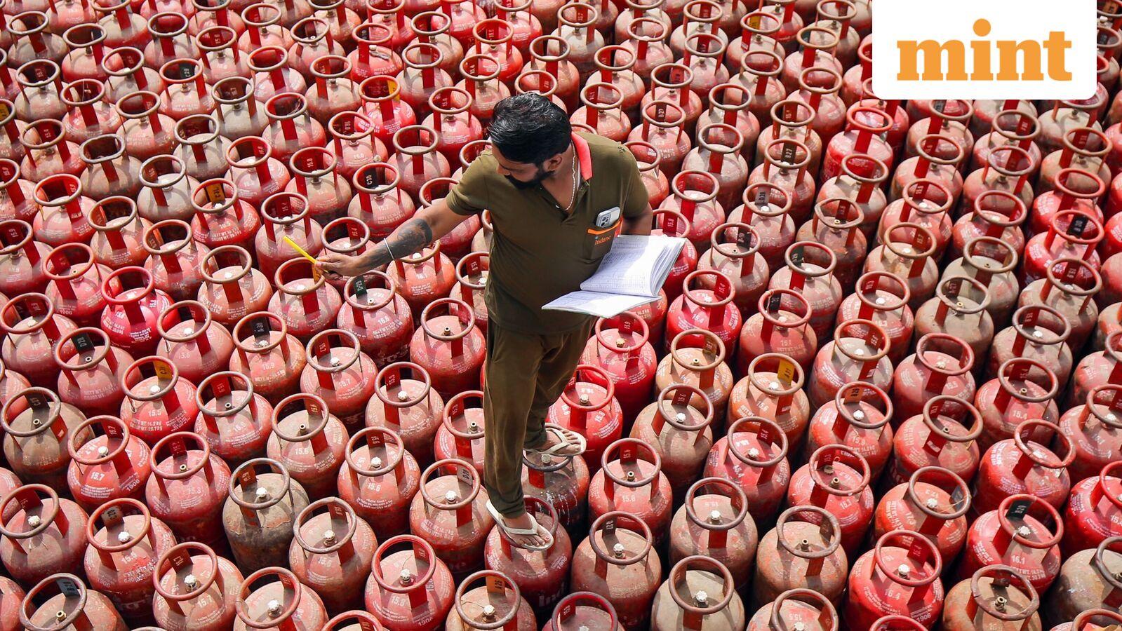 What LPG cylinder costs on 13 May: Domestic vs commercial rates in Delhi, Mumbai, Bengaluru