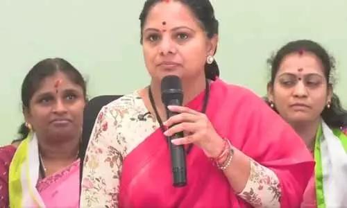 సచివాలయం వద్ద టిఆర్ఎస్ ధర్నా.. కవిత అరెస్ట్