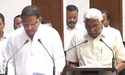 ఎంఎల్సిలుగా ప్రమాణ స్వీకారం చేసిన కోదండరాం, అజారుద్దీన్