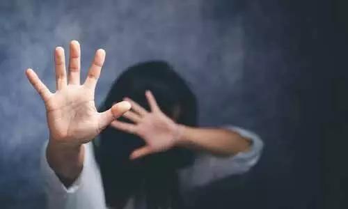 పతనమవుతున్న నైతిక విలువలు