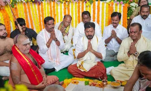 యాదగిరి గుట్టలో అభివృద్ధి పనులకు శంకుస్థాపన చేసిన సిఎం రేవంత్